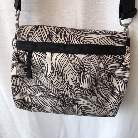 Lululemon Party Om Bag. Sketchy Palms White Black - Picture 11 of 16